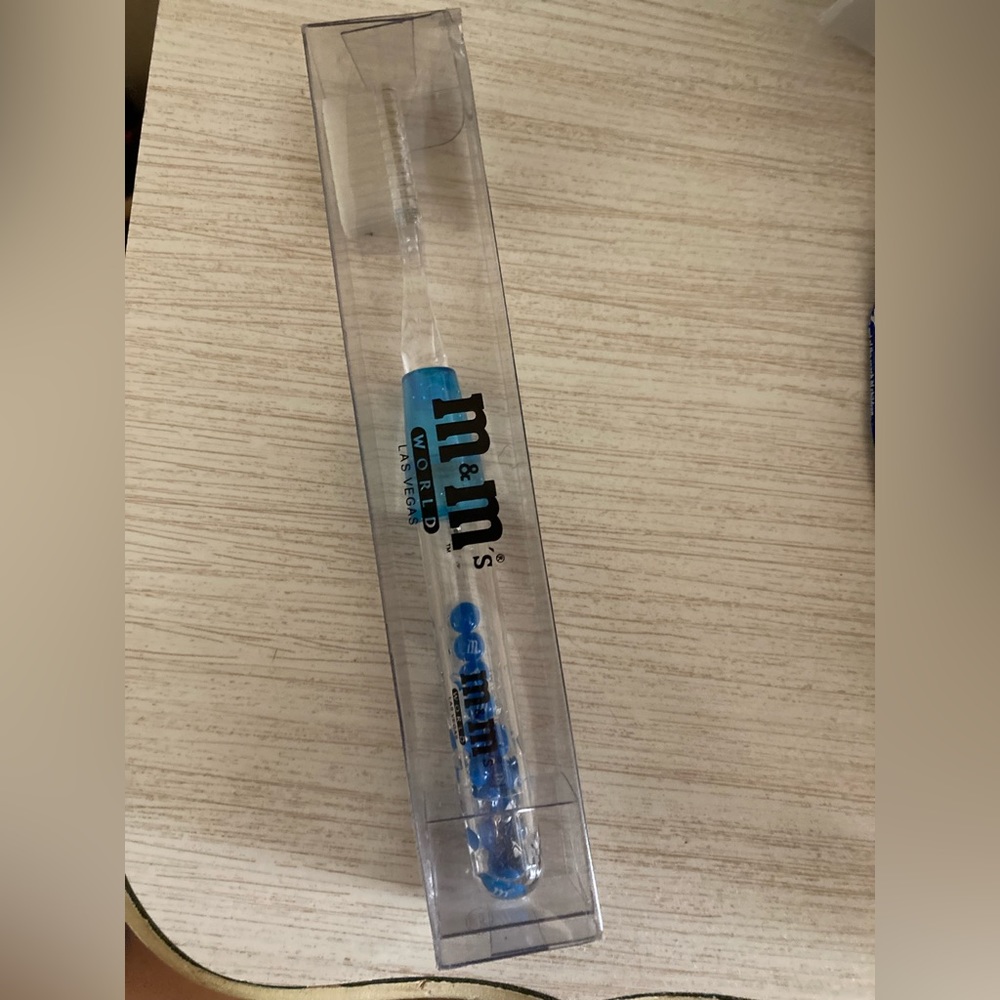 M&M toothbrush blue NWIB